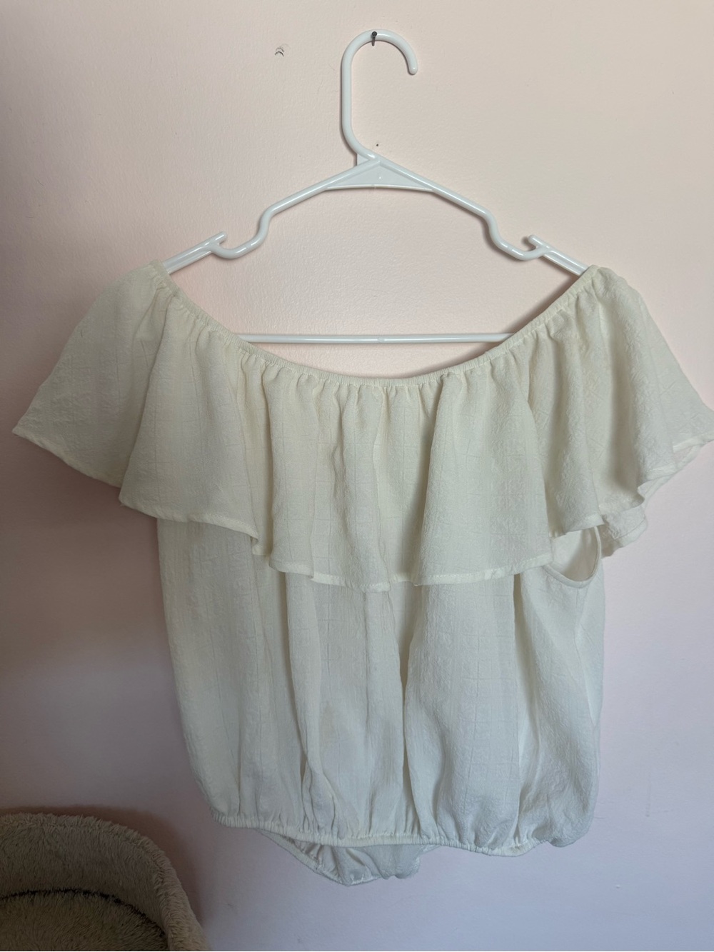 Kimchi Blue Off-Shoulder Ruffle Camisole in Cream